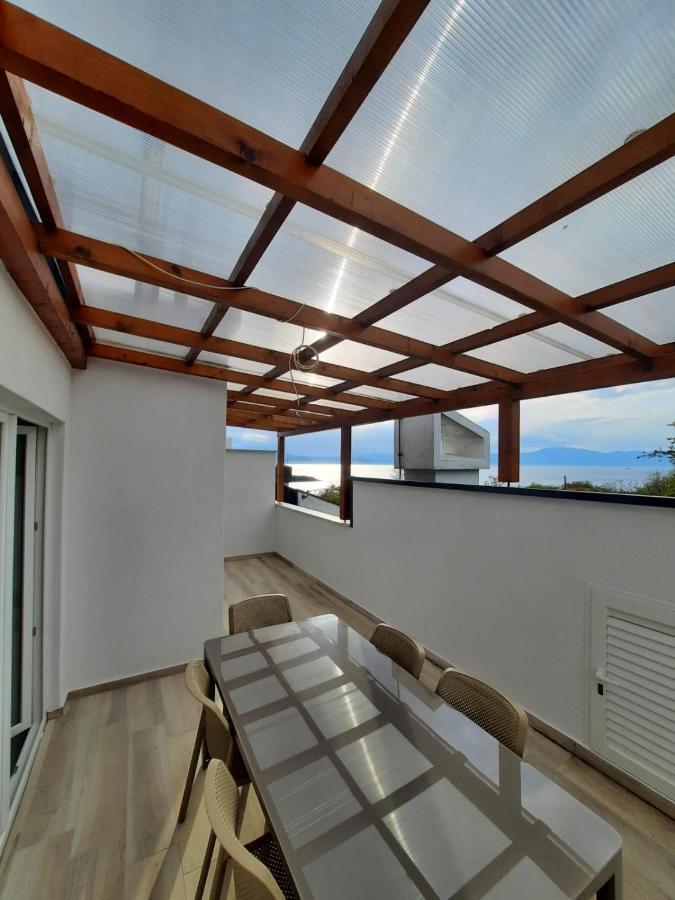 Njivice, Otok Krk, Apartman Dora Exterior foto
